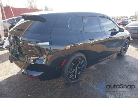 2024 BMW Ix xDrive50 z USA, uszkodzony, nr VIN WB523CF08RCP73895